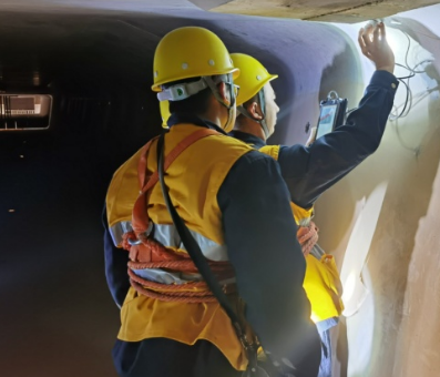 高空作业安全带保护平安湟水河特大桥梁体检修人员人身安全